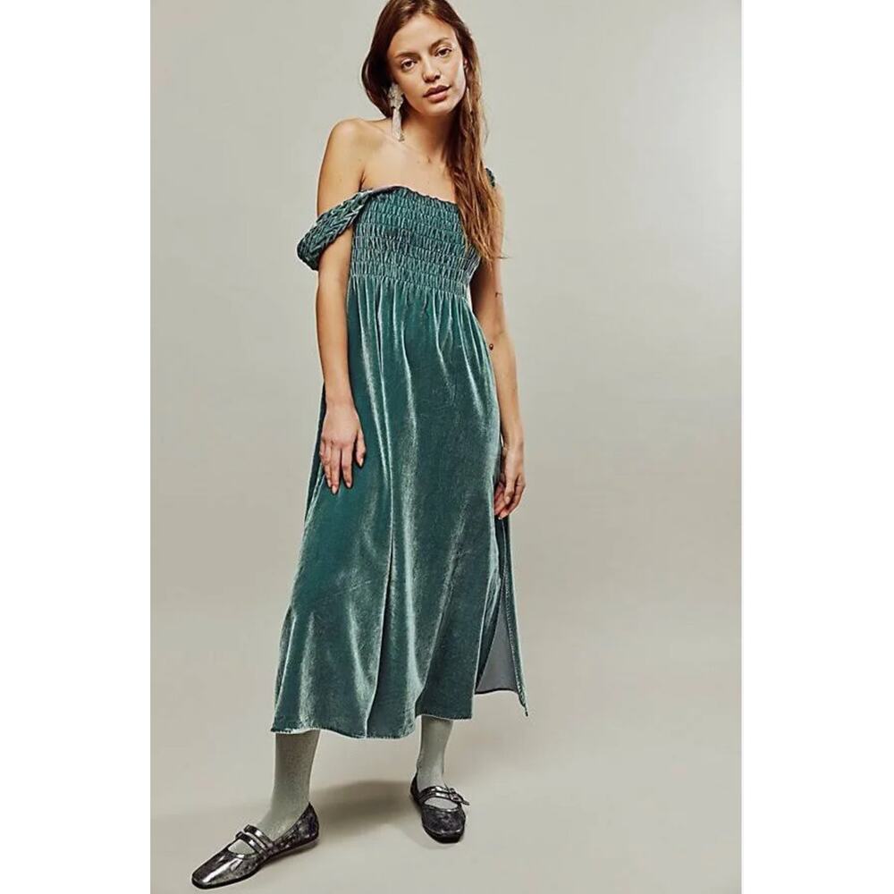 Free People NWT Camille Velvet Midi Dress size Medium Smocked Sapphire - Picture 1 of 11
